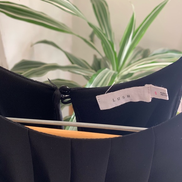 Little Black Dress [LUSH] - Picture 3 of 5